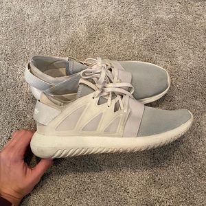 Adidas tubular sneaker
